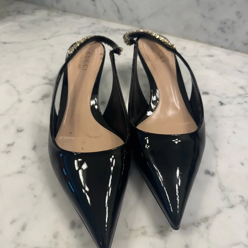 GUCCI Signoria Patent Logo Chain Kitten Pumps - Picture 4 of 6